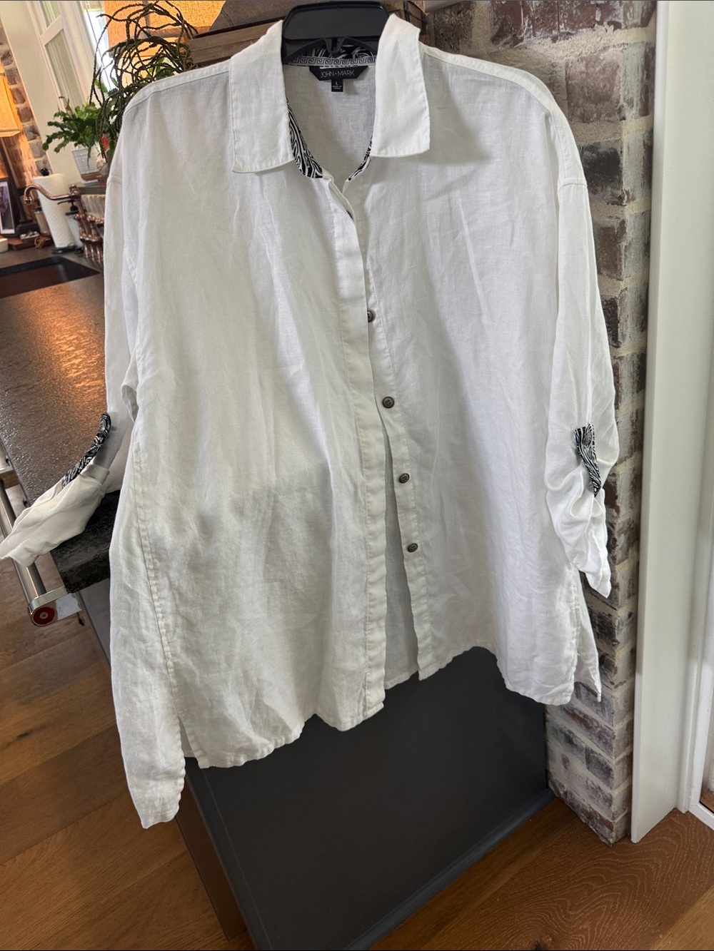 Women’s JOHN MARK SZ L white Linen button up top